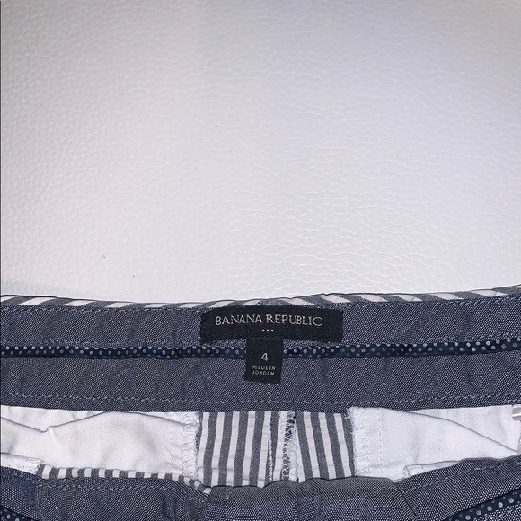 Banana Republic Gray Flat Front Shorts with Vertical Stripes - Picture 2 of 3